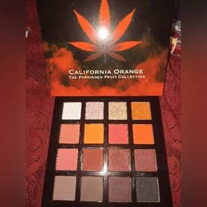 Daizykat eyeshadow palette